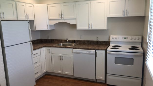 https://www.kearneyapartments.com/wp-content/uploads/2013/02/Kitchen-1-628x353.jpg